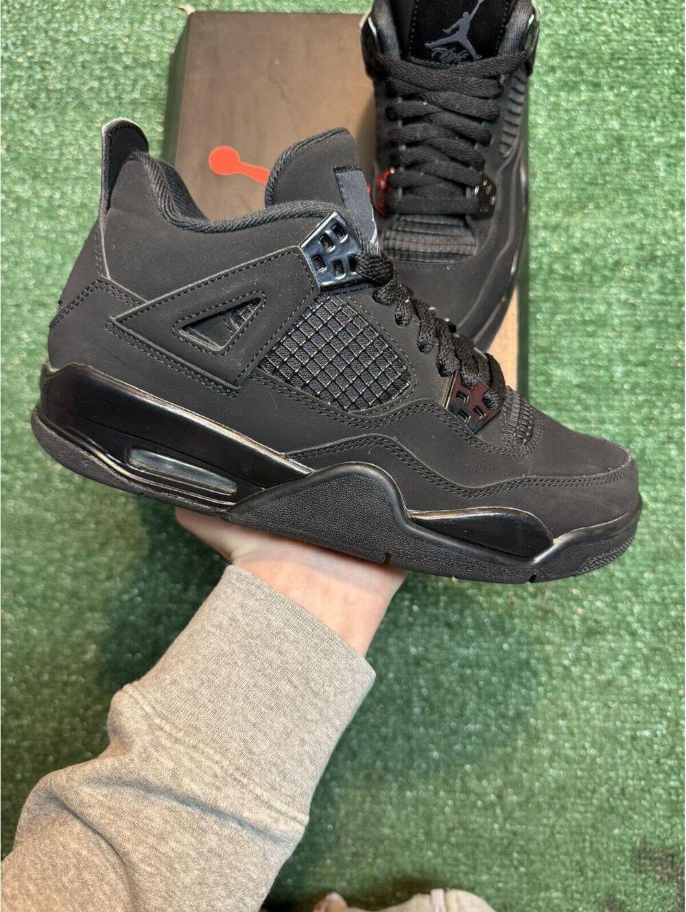 Jordan Retro 4 Black Cat Size 6 (2020)